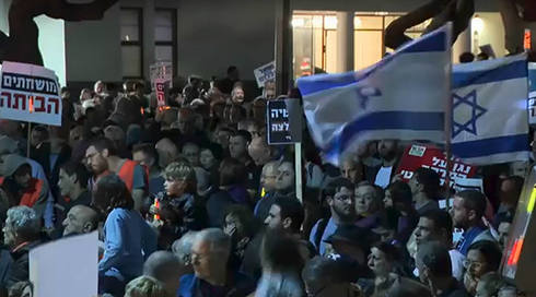 הפנים של המחאה: מאחורי הקלעים של ההפגנה ברוטשילד