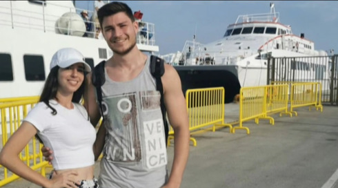 אחרי שהופרד מבת זוגו: סשה טרופנוב חוזר לאימא וסבתא ששוחררו בעסקה