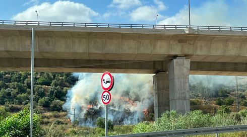 שריפה שלישית תוך שעתיים: התפשטות ליד עטרות ובית חנינא