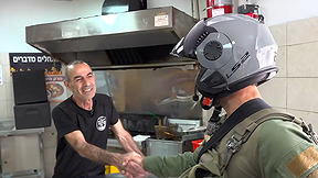 פועלים למרות הכול