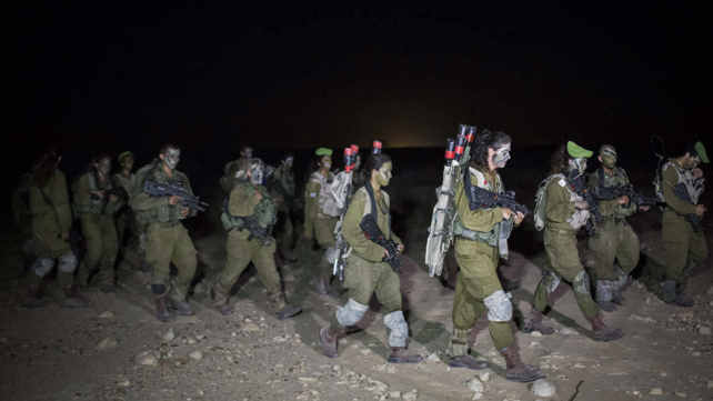 חיילות "קרקל" באימון (למצולמות אין קשר לכתבה)
