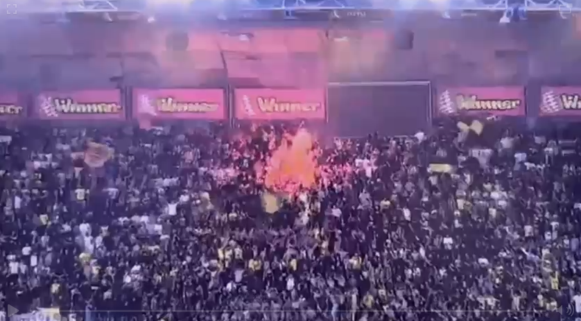 אבוקה ביציע בית"ר באצטדיון טדי