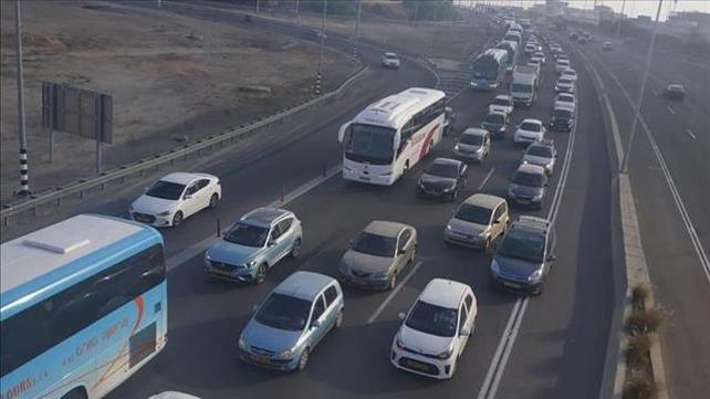 חסימת כביש החוף בנתניה