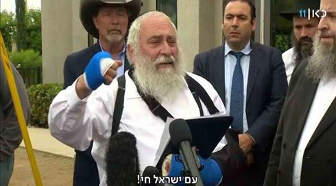 "מעשי טרור לא ישברו אותנו": הרב הפצוע שב אל בית הכנסת בסן דייגו (1)