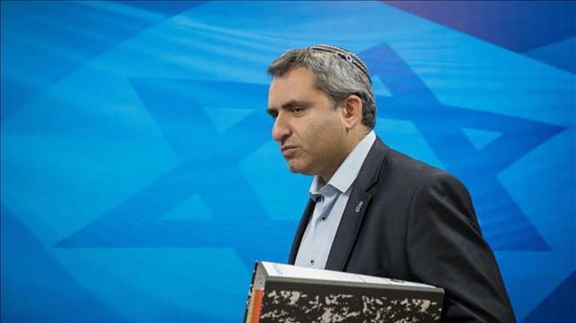 השר להשכלה גבוהה זאב אלקין במשרד רה"מ בירושלים, 2017