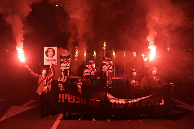 משפחות חטופים מוחות בנתיבי איילון בתל אביב, ינואר 2025