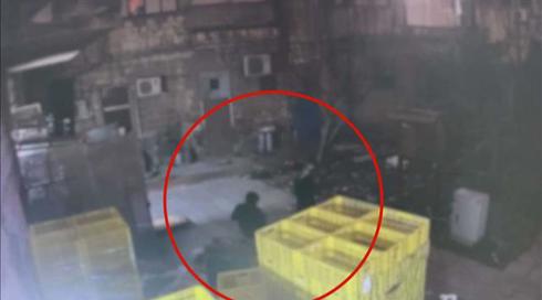 הצמידו לשער ואיימו להרוג: כך שדדה כנופייה ירושלמית אלפי שקלים
