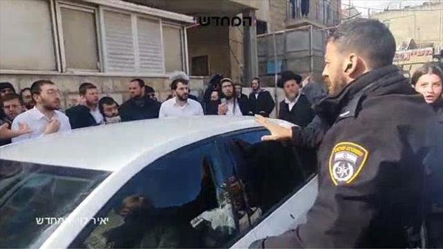 ילד ועל גופו סימני אלימות נמצא בירושלים