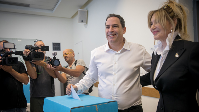 עמית בכר