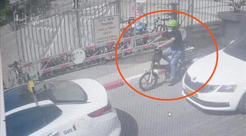 חשד: אב הבריח את בנו התינוק מפגייה באיכילוב באופניים