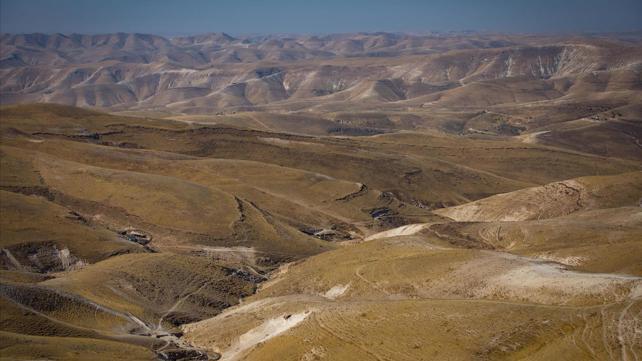 נשיא צרפת מקרון והפיצוץ בביירות