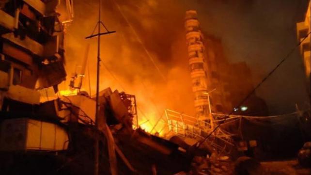 שריפה באולפנים ששייכים לערוץ אל מנאר של חיזבאללה בפרבר הדרומי של ביירות, לבנון