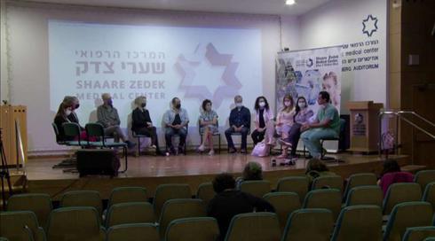 תיאטרון החאן מעלה את "הדבר" - השחקנים למדו איך מתמודדים עם מגפה