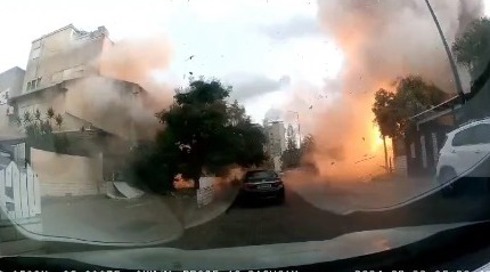 תיעודים דרמטיים: הפגיעה בקריית ביאליק - והנזק לרכוש