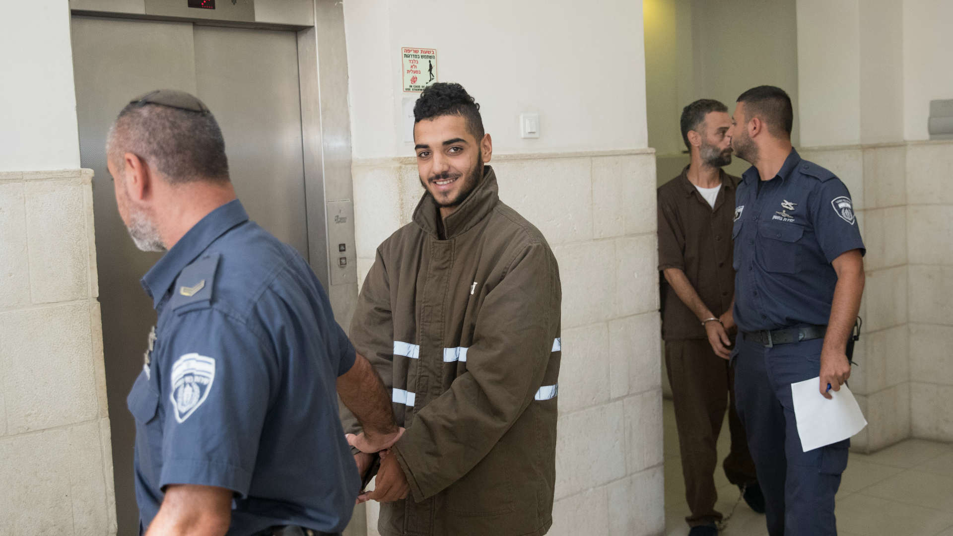 מחבל פלסטיני מובל לבית המשפט