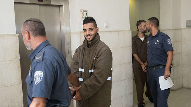 מחבל פלסטיני מובל לבית המשפט