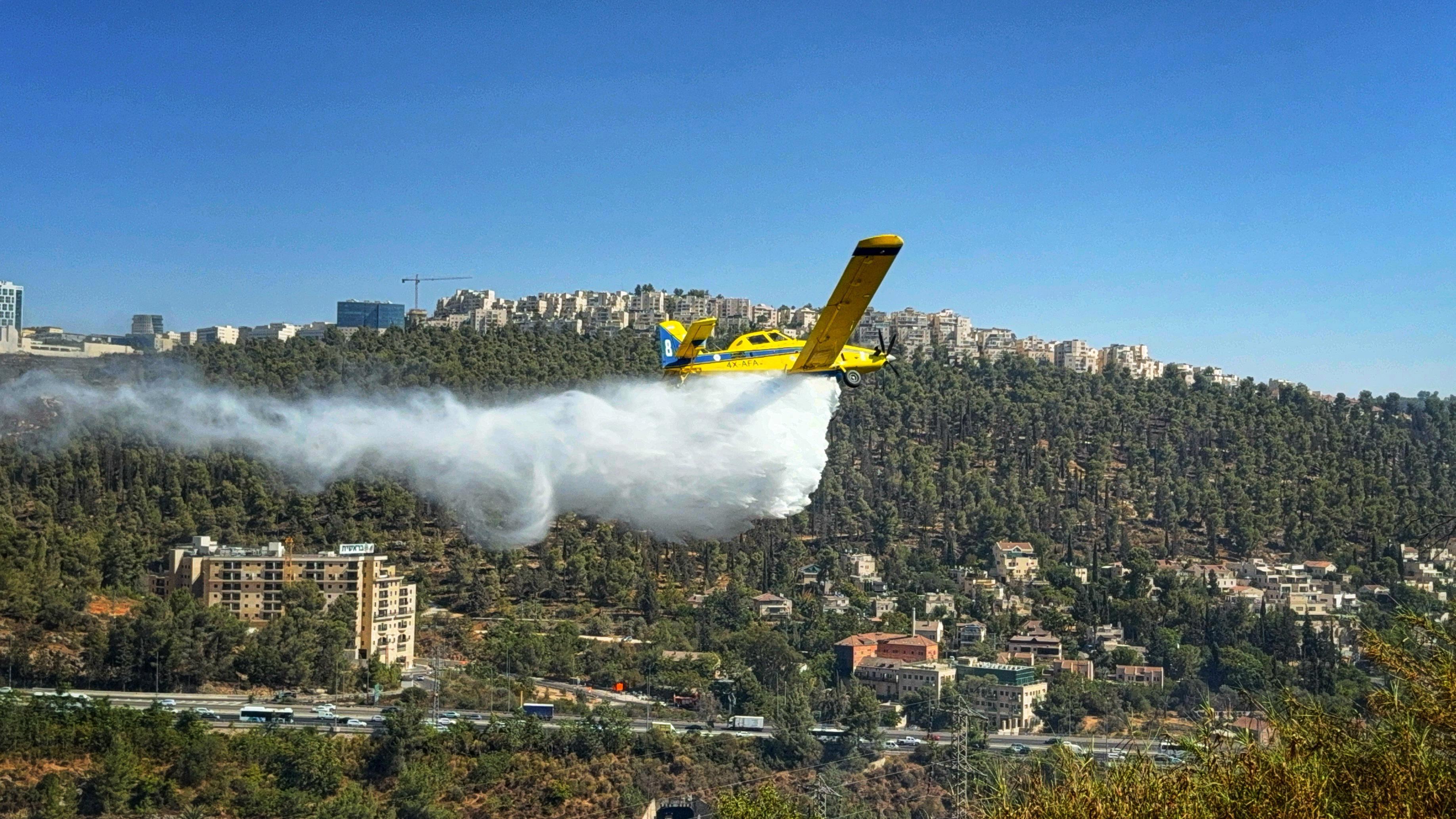 מאמצי כיבוי השריפה באזור ירושלים