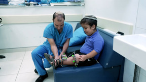 צוברים סנטימטרים: הישראלים שעשו ניתוח להארכת רגליים - למרות העלות והכאבים