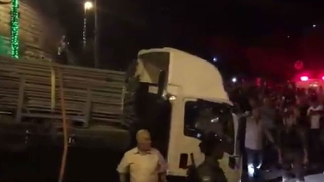 פינוי אמצעי הבידוק, הלילה