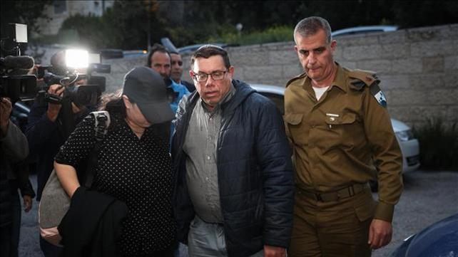אחיו של זכירה באומל אחרי ההודעה על החזרת גופת אחיו, אפריל 2019
