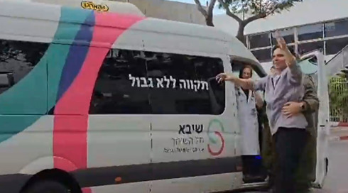 "לא מרשים לי לחבק אתכם": חבריו של עופר קלדרון רכבו אחריו לבית החולים