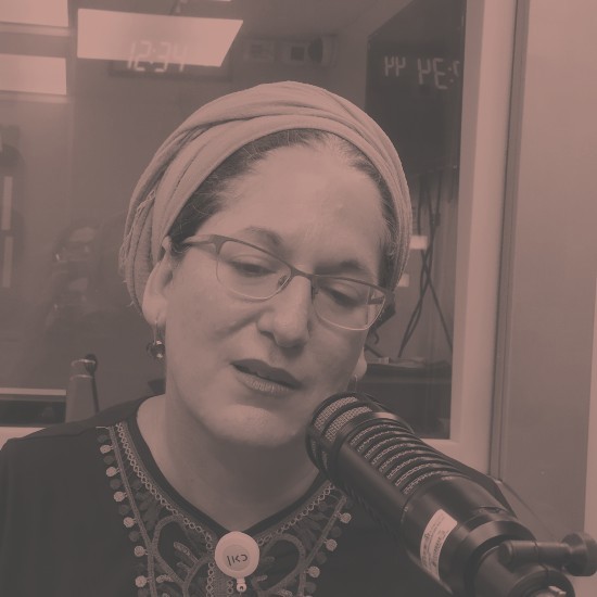 המשוררת סיון הר שפי
