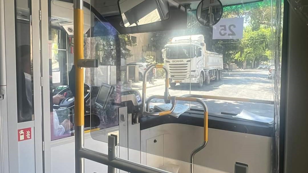 נהג אוטובוס דן מטריד תלונה