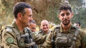 עידן עמדי עם הרמטכ"ל הרצי הלוי, בחודש אוקטובר