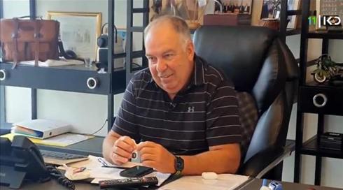 "חברים זה אף פעם לא מזיק": מאחורי הקלעים של פתיחת המשק