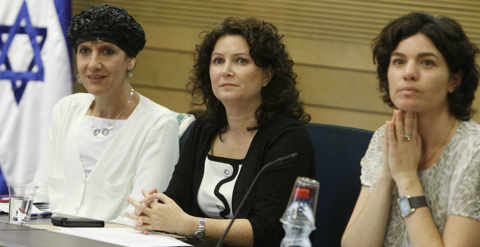 שיתוף פעולה נדיר. ח