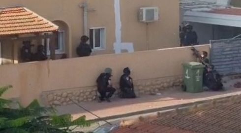 התבצרות המחבלים - וקבלת ההחלטות של ימ"מ: תחקיר הקרב באופקים
