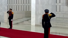 الخامسة 