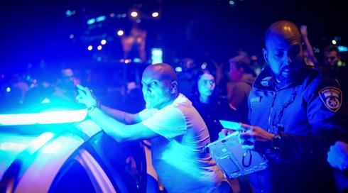 המאמן חיים סירוטקין הוא החשוד בדריסת המפגינים: "לחצתי בטעות על הגז, לא התכוונתי לדרוס"