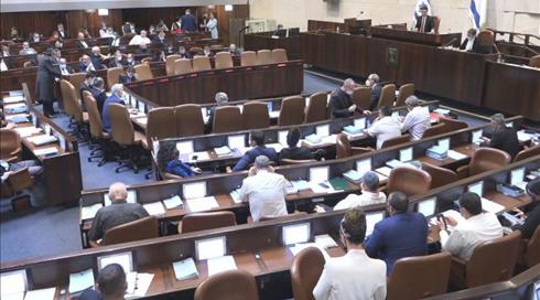 הרשימה המשותפת הצילה את ממשלת בנט בהצבעות האי-אמון