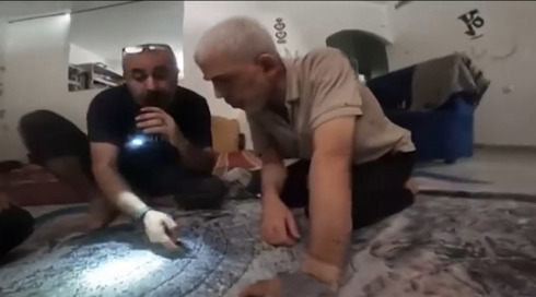 סינוואר בתחפושת ומקל: כך מנהיגי חמאס הצליחו לחמוק מצה"ל