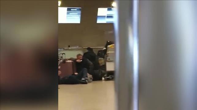 נוסעים בנתב"ג בזמן מרדף אחרי רכב