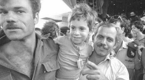 שי גרוס היה בן 6 כשנחטף לאנטבה: "חזרתי אחר, לא ידעו לטפל בי"
