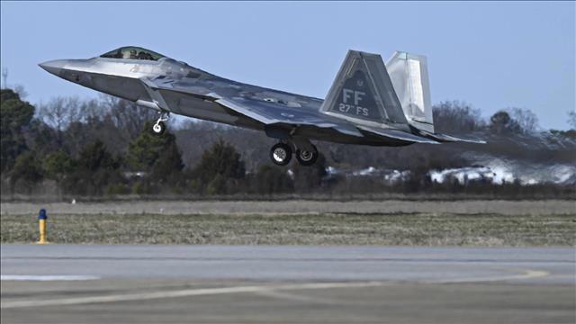 מטוס קרב אמריקני מסוג F-22, 04.02.23