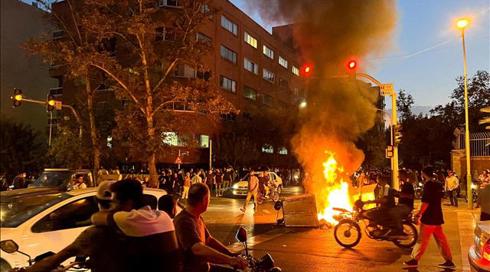 ללא הנחת סלב: באיראן עקבו אחר מפורסמים שתמכו במחאת החיג'אב