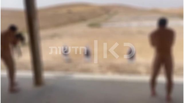 קצין ולוחם בסיירת נח"ל במטווח בעירום