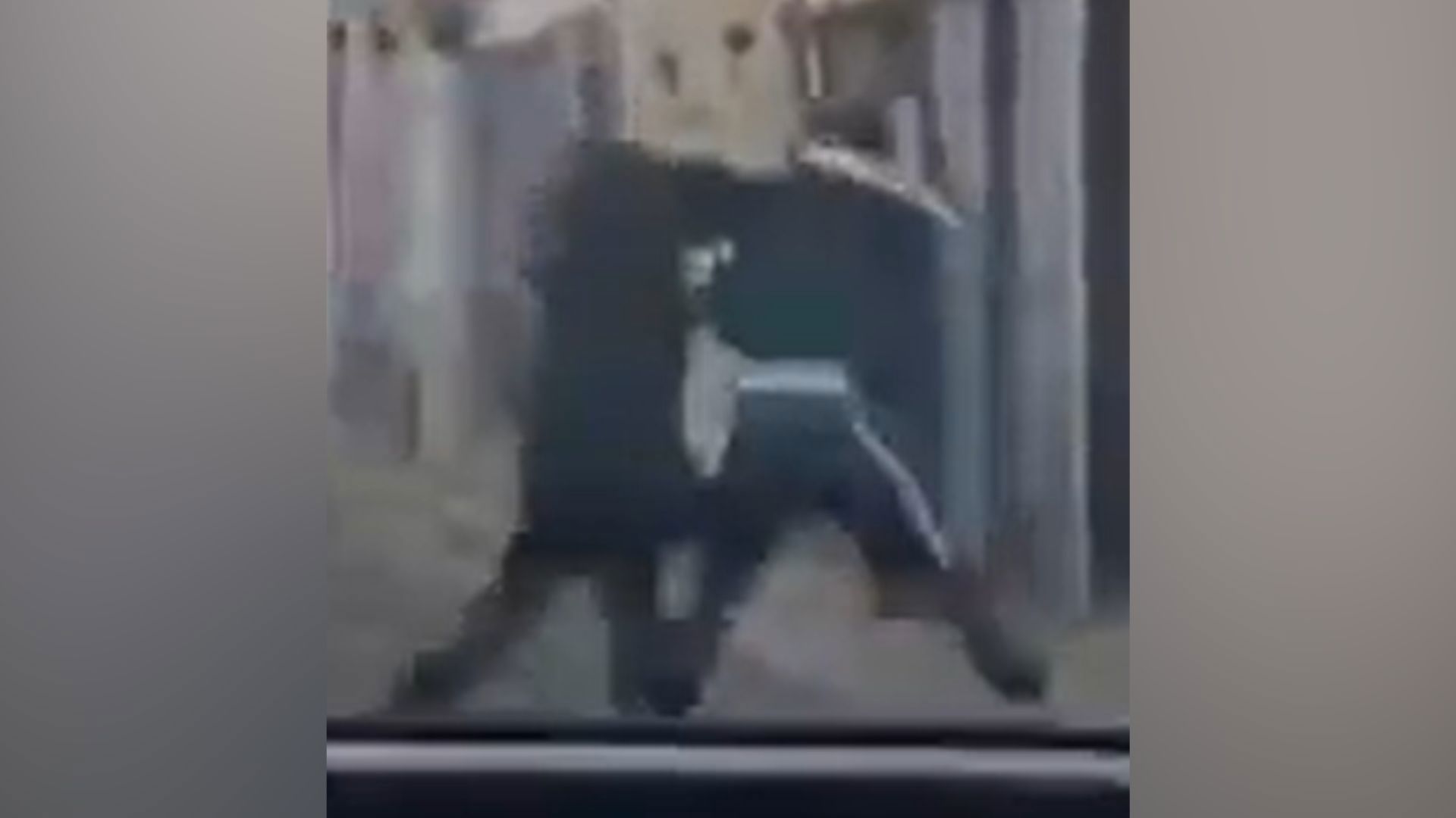 מתוך תיעוד התקרית האנטישמית בעיר אורליאן בצרפת, אתמול
