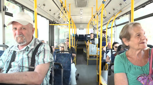 פגיעה חמורה בפרטיות: דיברתם באוטובוס בטלפון? ייתכן שהשיחה הוקלטה
