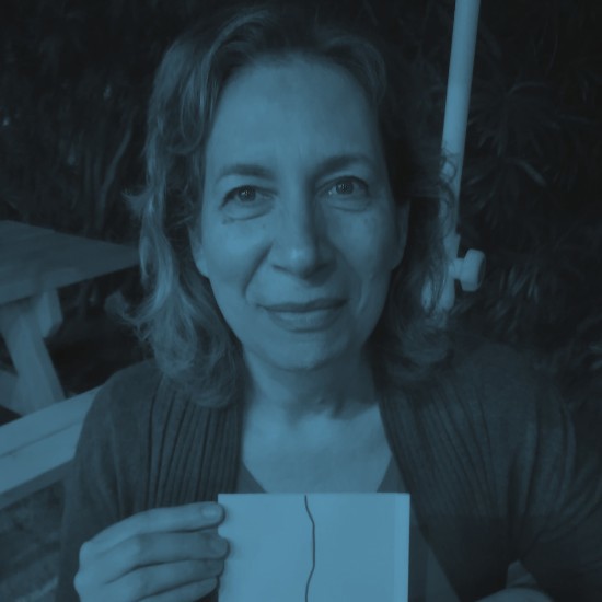 רות קינן: "שולחנות הפוכים"