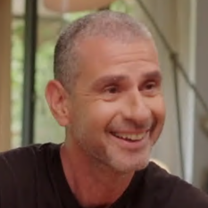 מחבר איל קיציס