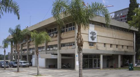 בכיר בעיריית חדרה נחקר באזהרה ביחידת להב 433