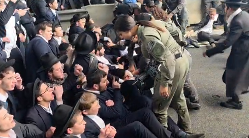 כביש 4 נחסם בהפגנת חרדים קיצונים על מעצר עריקים