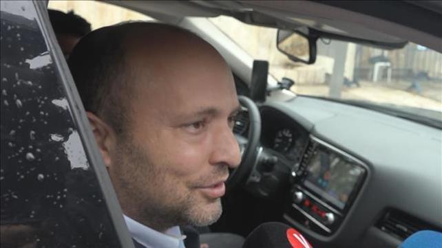 נפתלי בנט יוצא מהפגישה עם נתניהו 02.04.21
