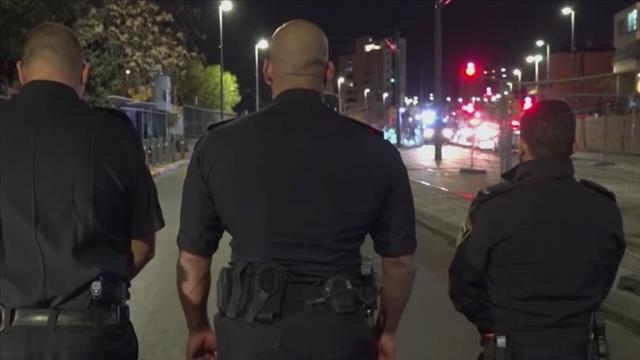 השוטרים שחיסלו את המחבל בפיגוע בירושלים בנווה יעקב משחזרים