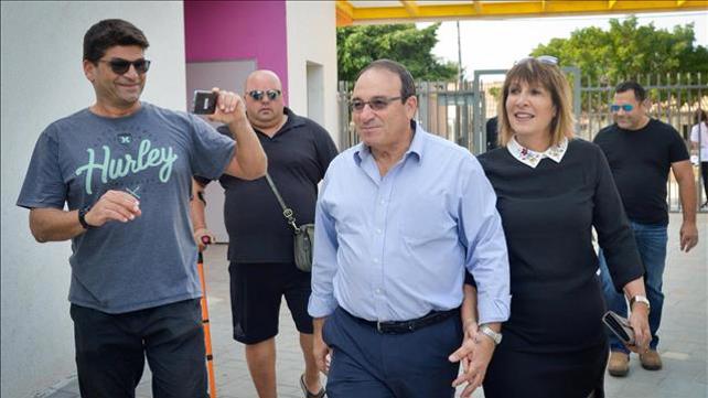 דב צור