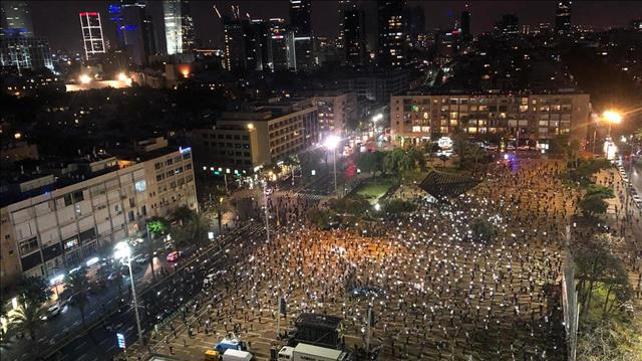 מחאת הדגלים השחורים בכיכר רבין בתל אביב 25.04.20